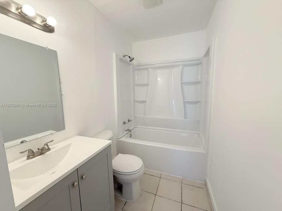 Недавно арендовано: $1,350 (2 спален, 1 ванн, 808 Квадратных фут)