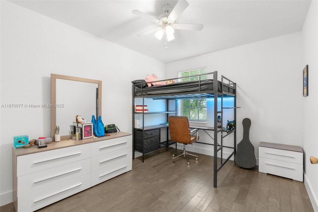 待售: $590,000 (4 贝兹, 2 浴室, 2162 平方英尺)