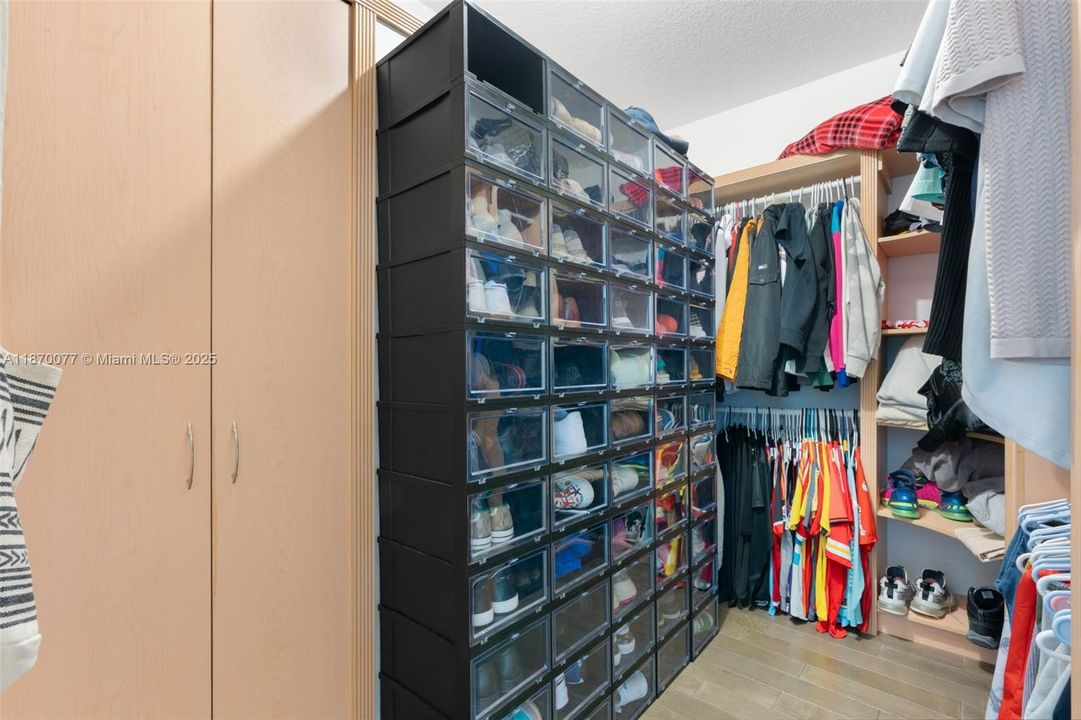 待售: $590,000 (4 贝兹, 2 浴室, 2162 平方英尺)