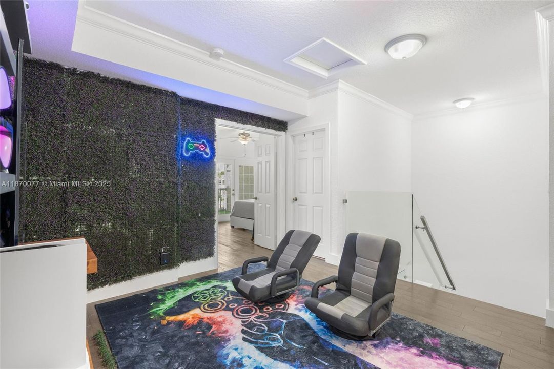 待售: $590,000 (4 贝兹, 2 浴室, 2162 平方英尺)