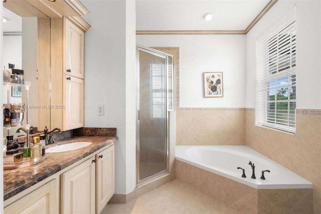 待售: $590,000 (4 贝兹, 2 浴室, 2162 平方英尺)