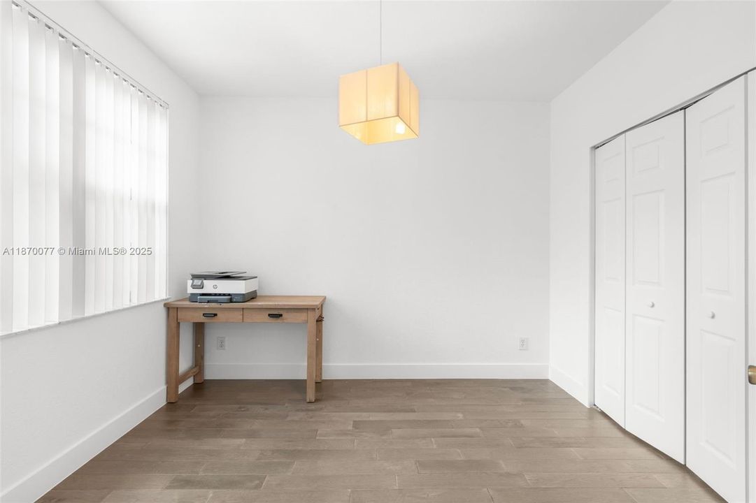 待售: $590,000 (4 贝兹, 2 浴室, 2162 平方英尺)