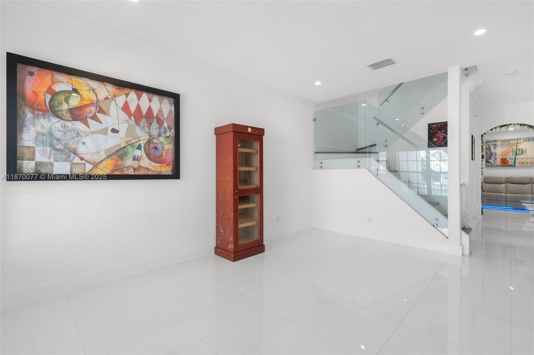 待售: $590,000 (4 贝兹, 2 浴室, 2162 平方英尺)