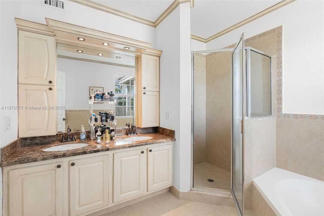 待售: $590,000 (4 贝兹, 2 浴室, 2162 平方英尺)