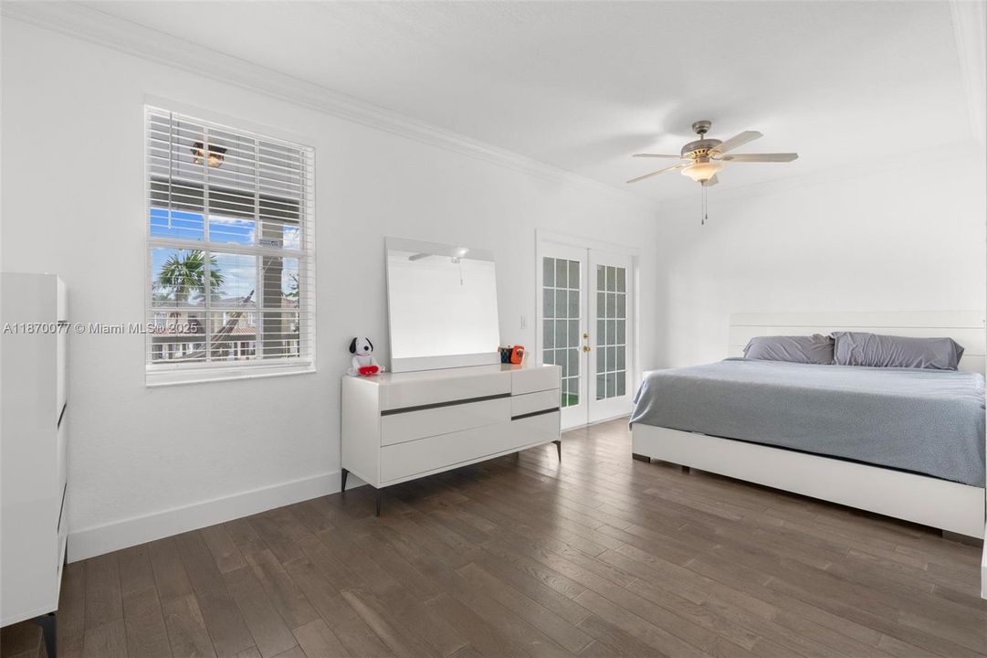 待售: $590,000 (4 贝兹, 2 浴室, 2162 平方英尺)