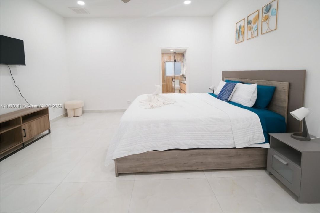 待售: $699,994 (3 贝兹, 3 浴室, 2196 平方英尺)