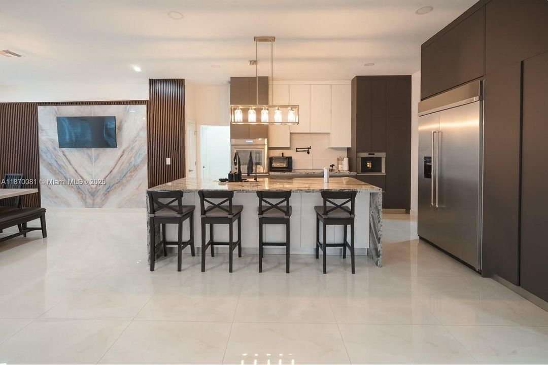 待售: $699,994 (3 贝兹, 3 浴室, 2196 平方英尺)