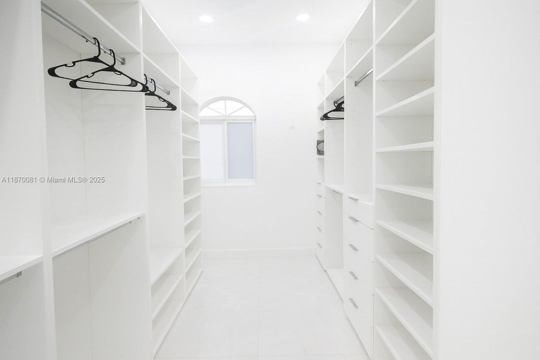 待售: $699,994 (3 贝兹, 3 浴室, 2196 平方英尺)