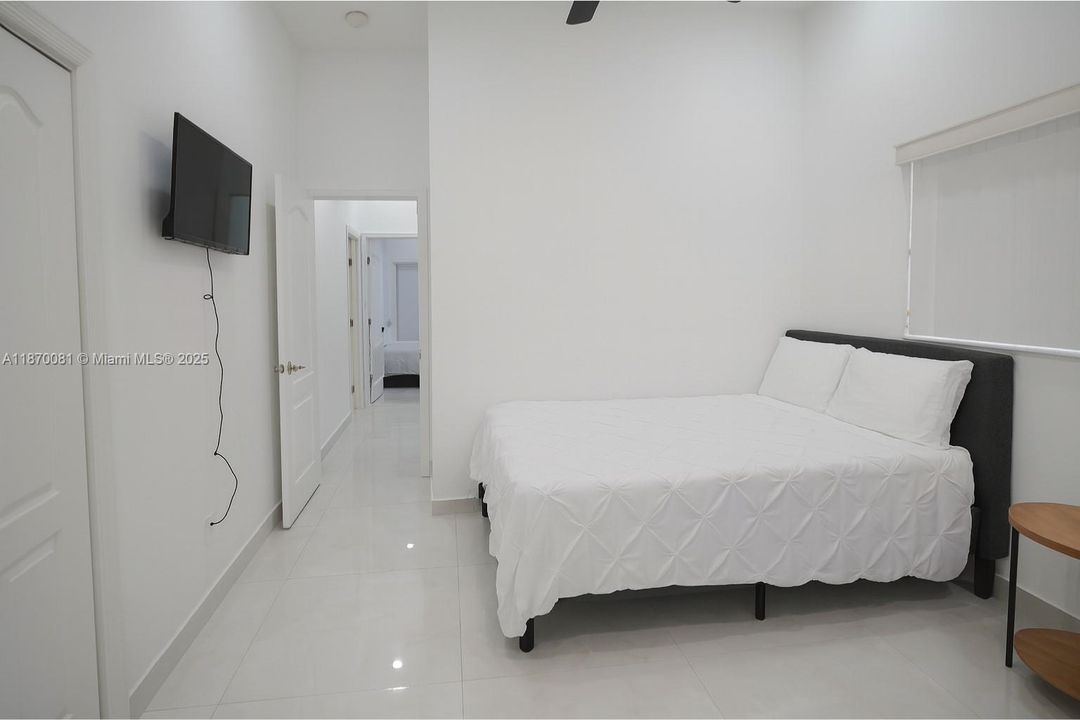 待售: $699,994 (3 贝兹, 3 浴室, 2196 平方英尺)