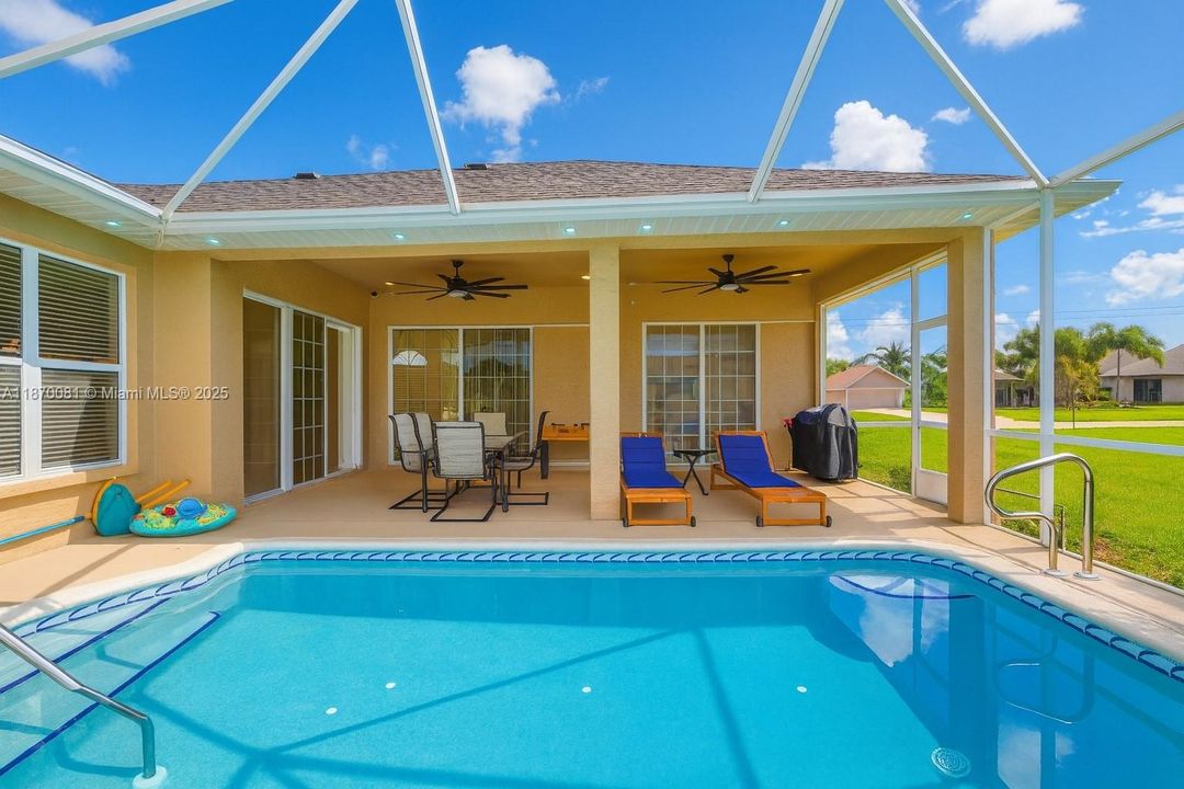 待售: $699,994 (3 贝兹, 3 浴室, 2196 平方英尺)