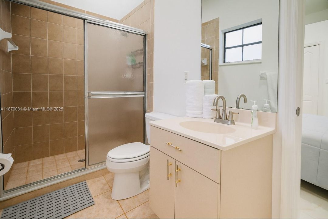 待售: $699,994 (3 贝兹, 3 浴室, 2196 平方英尺)