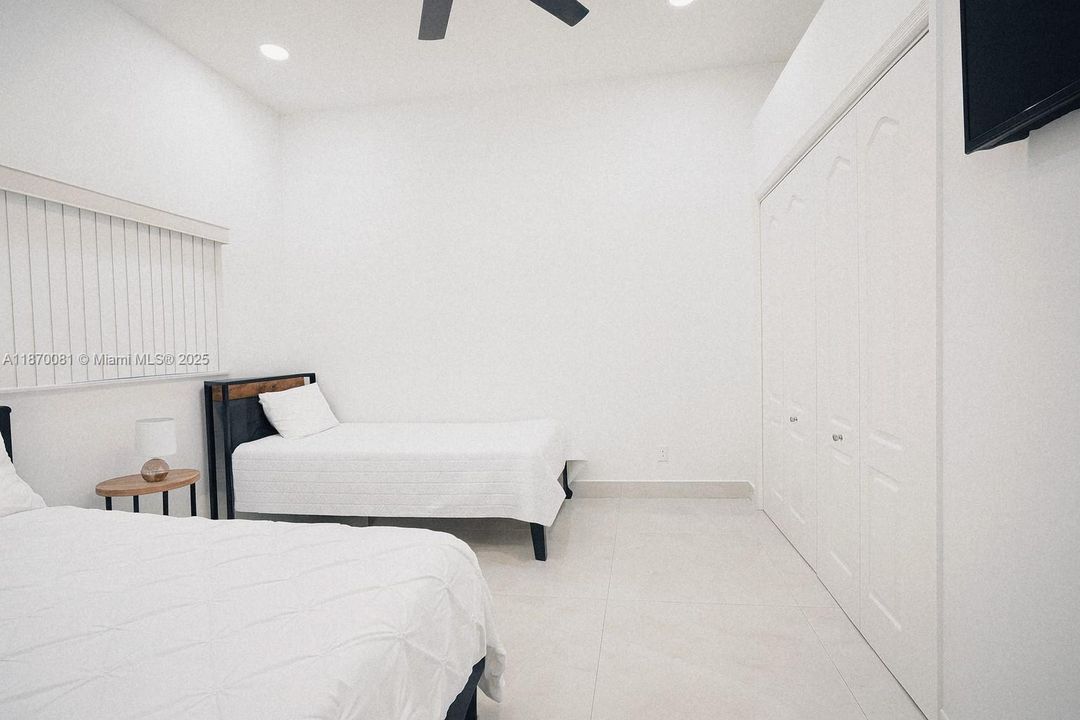 待售: $699,994 (3 贝兹, 3 浴室, 2196 平方英尺)