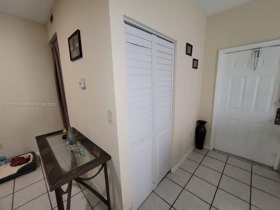 Active With Contract: $239,500 (2 beds, 2 baths, 854 Square Feet)