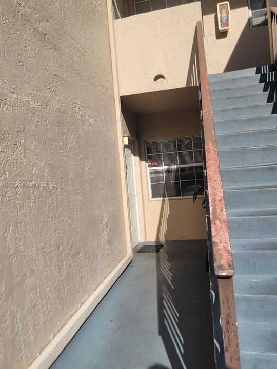 Active With Contract: $239,500 (2 beds, 2 baths, 854 Square Feet)