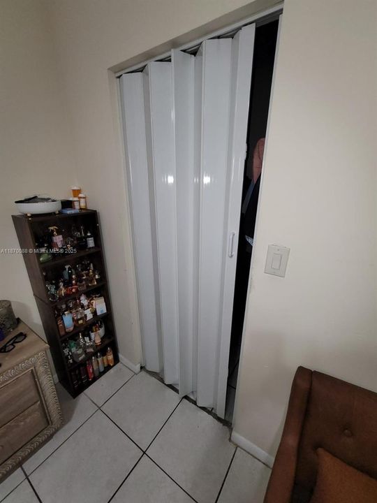 Active With Contract: $239,500 (2 beds, 2 baths, 854 Square Feet)