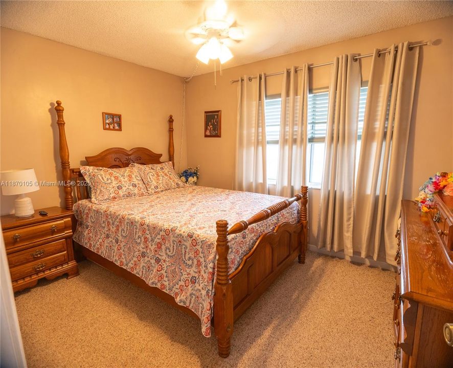 Active With Contract: $155,000 (2 beds, 2 baths, 1145 Square Feet)