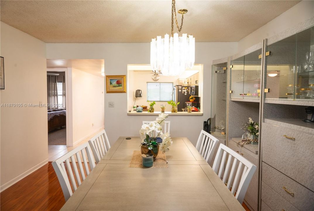 Active With Contract: $155,000 (2 beds, 2 baths, 1145 Square Feet)