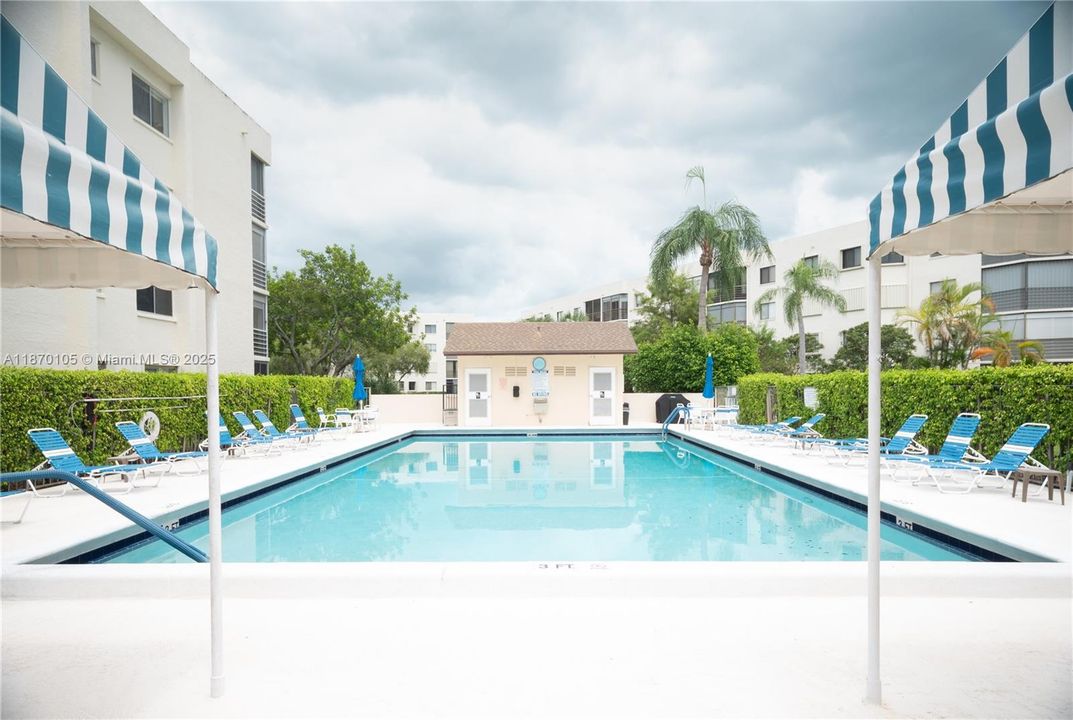 Active With Contract: $155,000 (2 beds, 2 baths, 1145 Square Feet)