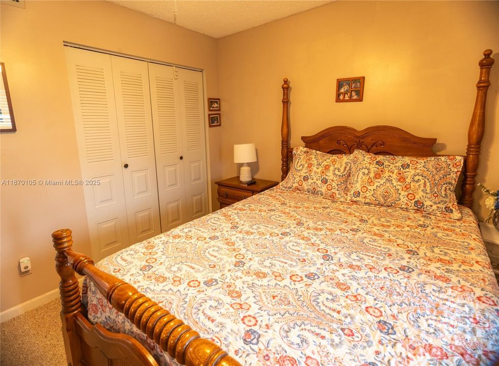 Active With Contract: $155,000 (2 beds, 2 baths, 1145 Square Feet)