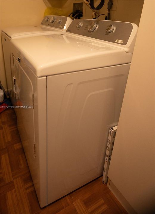 Active With Contract: $155,000 (2 beds, 2 baths, 1145 Square Feet)