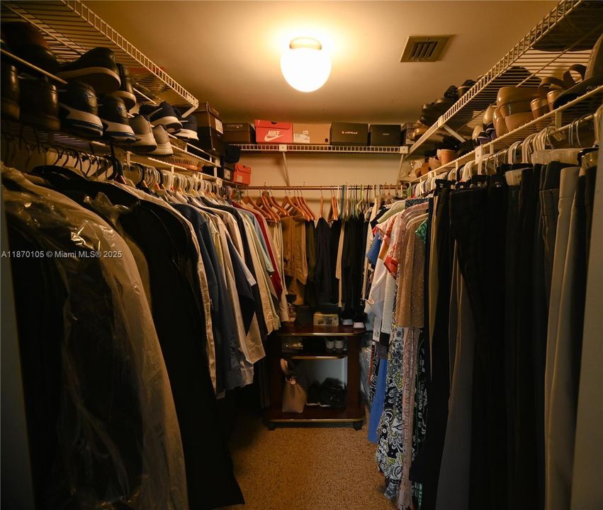 Active With Contract: $155,000 (2 beds, 2 baths, 1145 Square Feet)