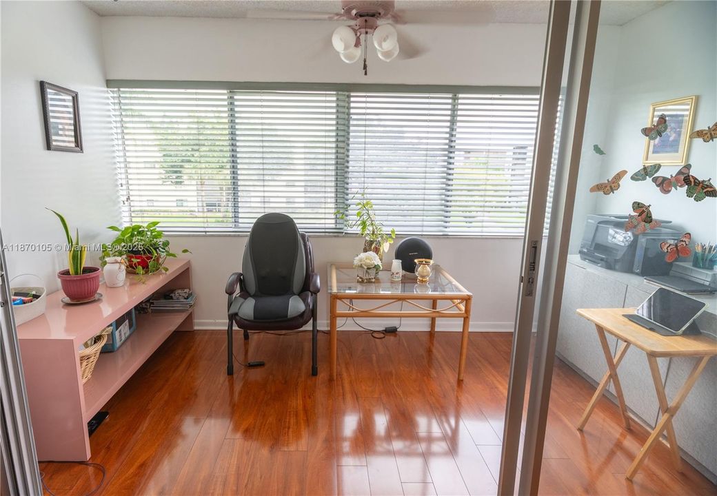 Active With Contract: $155,000 (2 beds, 2 baths, 1145 Square Feet)