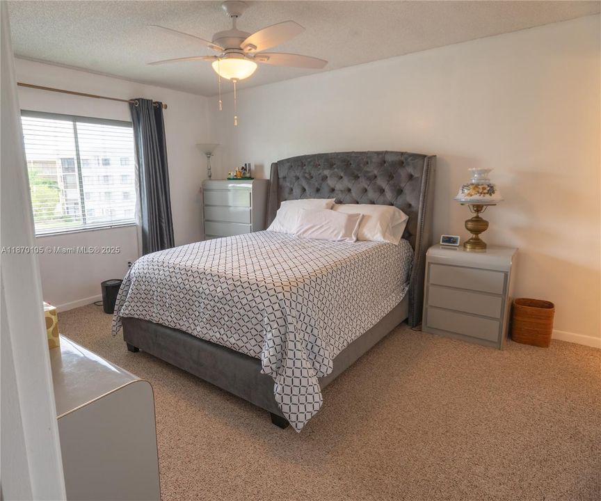 Active With Contract: $155,000 (2 beds, 2 baths, 1145 Square Feet)