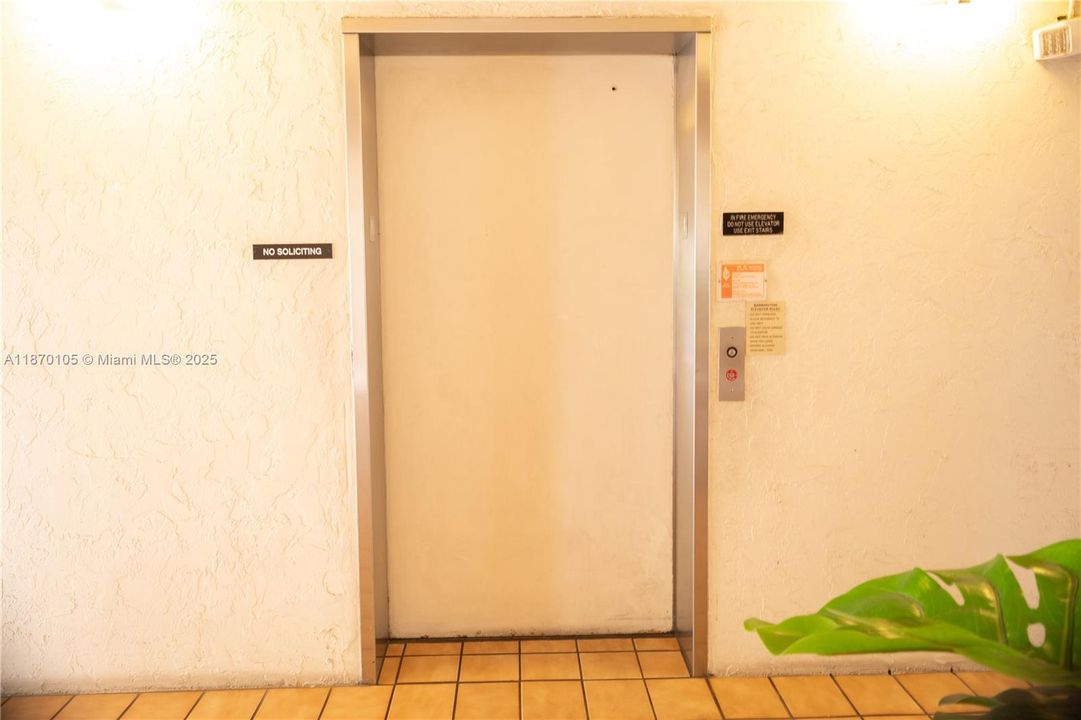 Active With Contract: $155,000 (2 beds, 2 baths, 1145 Square Feet)