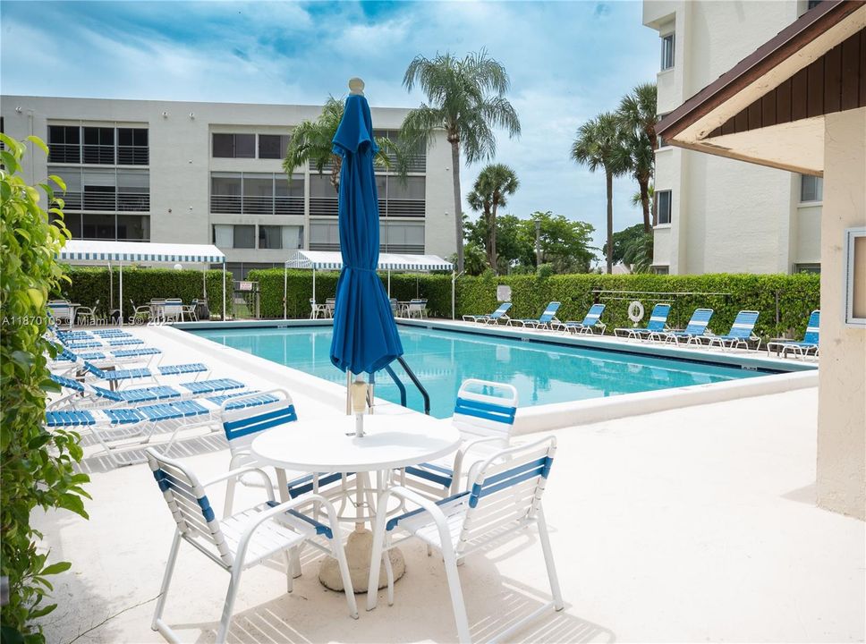 Active With Contract: $155,000 (2 beds, 2 baths, 1145 Square Feet)