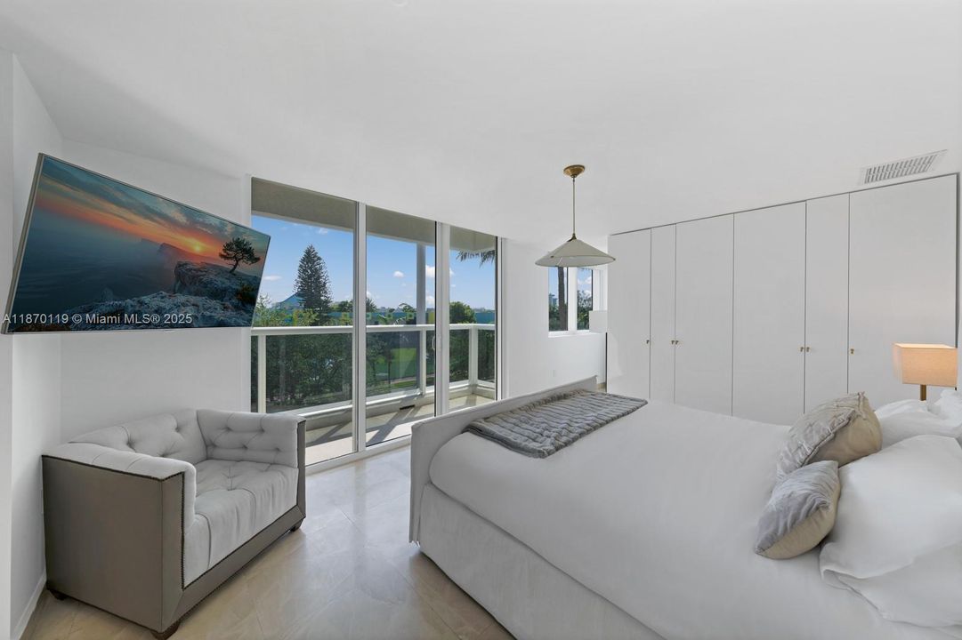 For Sale: $1,950,000 (2 beds, 2 baths, 1864 Square Feet)