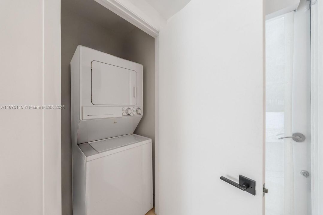 For Sale: $1,950,000 (2 beds, 2 baths, 1864 Square Feet)