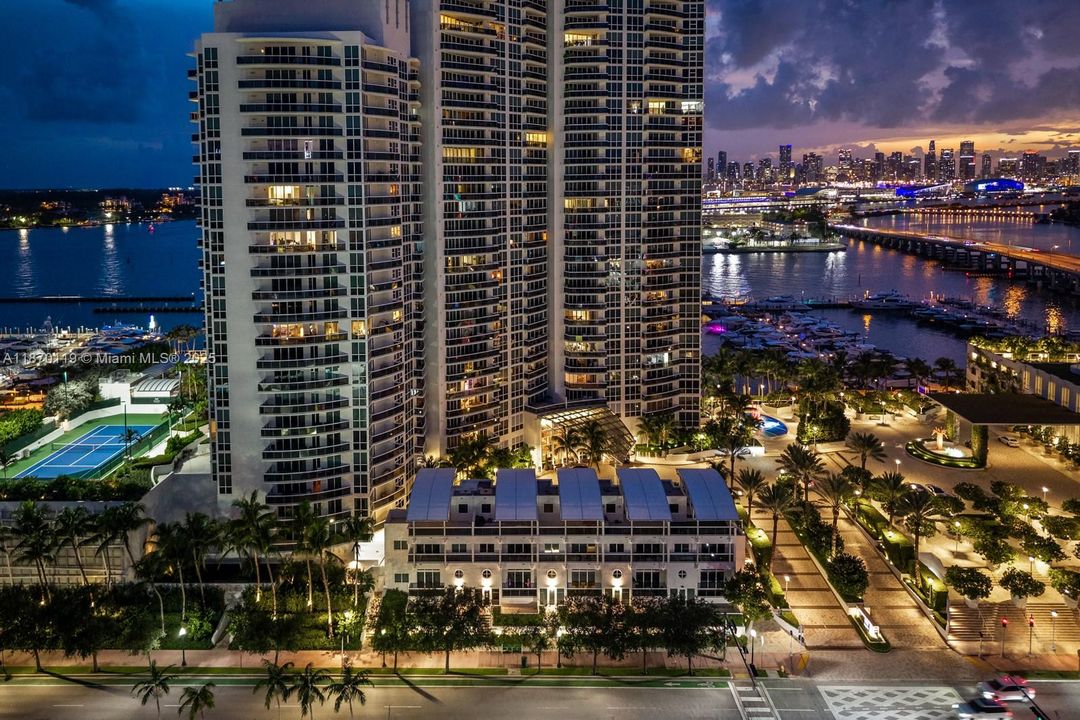 For Sale: $1,950,000 (2 beds, 2 baths, 1864 Square Feet)