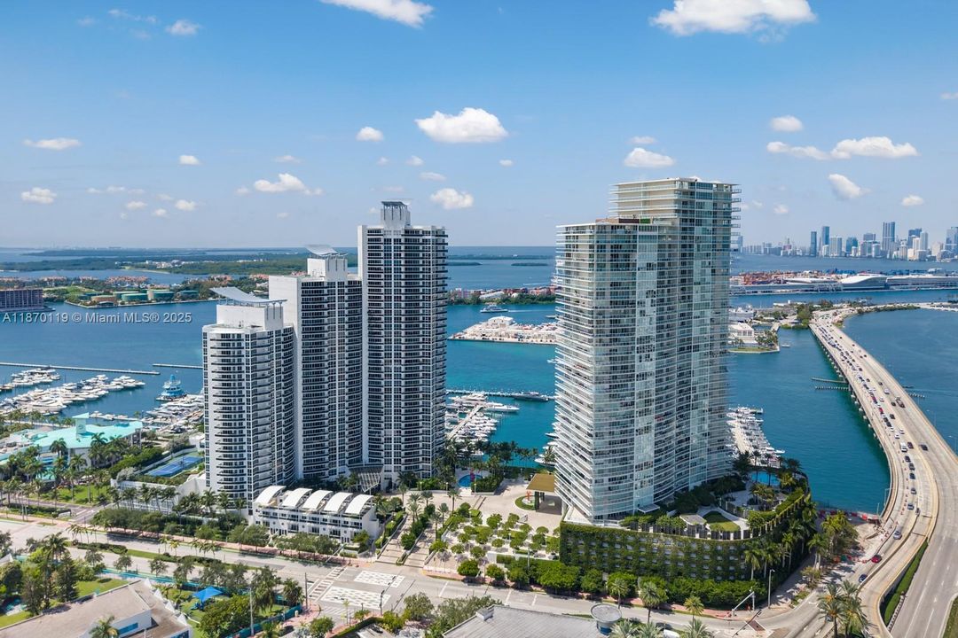 For Sale: $1,950,000 (2 beds, 2 baths, 1864 Square Feet)