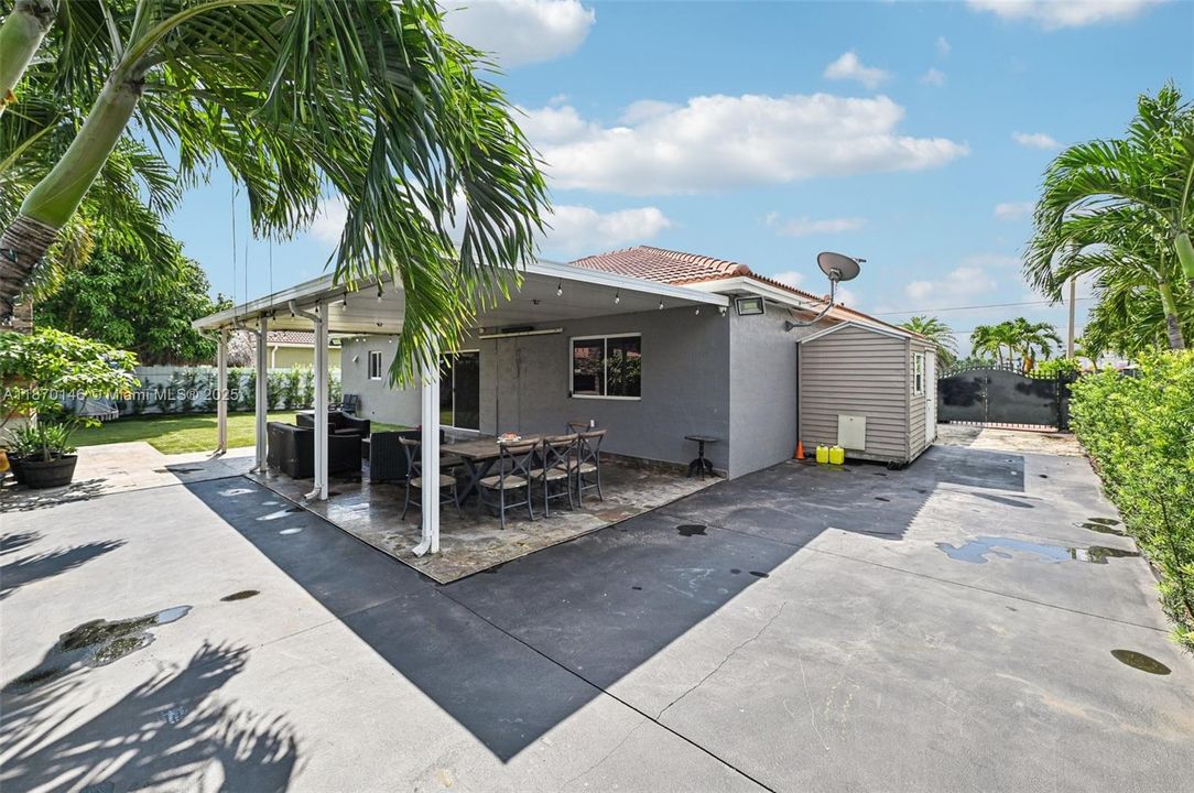 Activo con contrato: $730,000 (4 camas, 2 baños, 1952 Pies cuadrados)