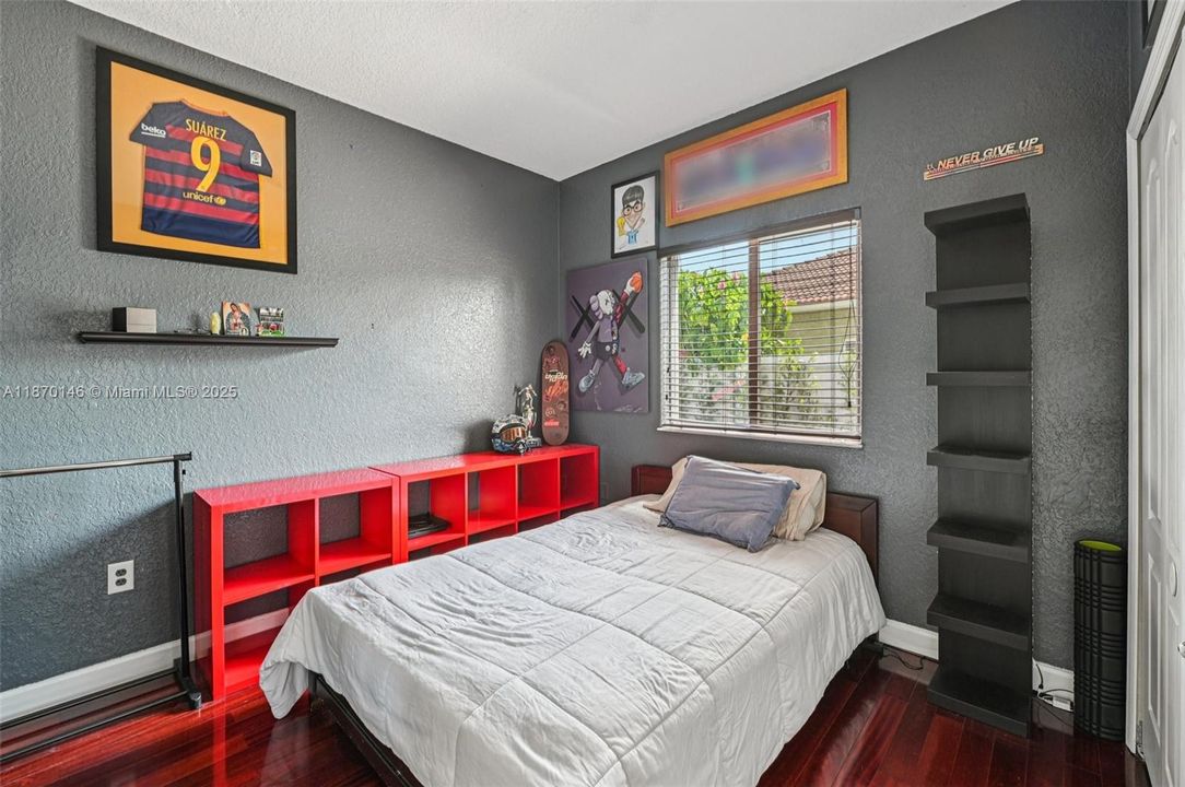 Activo con contrato: $730,000 (4 camas, 2 baños, 1952 Pies cuadrados)