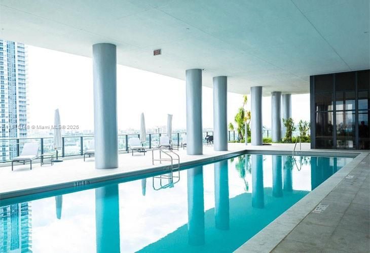 For Sale: $448,000 (1 beds, 1 baths, 857 Square Feet)