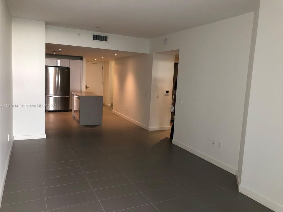 For Sale: $448,000 (1 beds, 1 baths, 857 Square Feet)