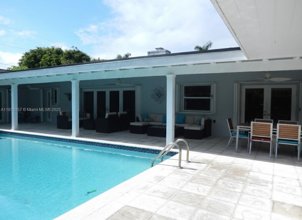 For Rent: $7,800 (4 beds, 3 baths, 2834 Square Feet)