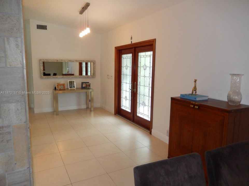 For Rent: $7,800 (4 beds, 3 baths, 2834 Square Feet)