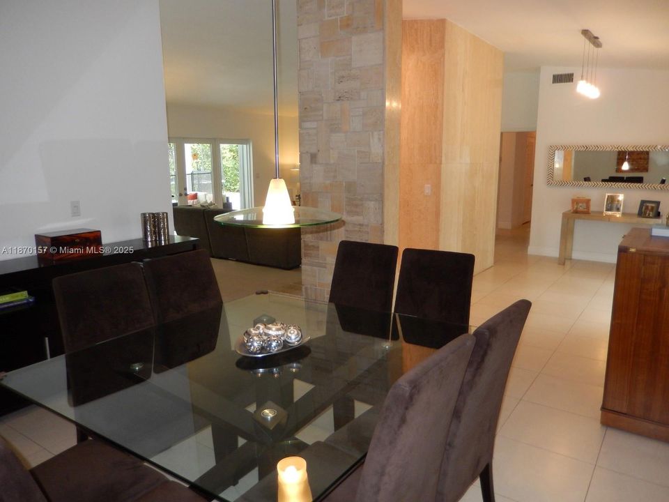 For Rent: $7,800 (4 beds, 3 baths, 2834 Square Feet)