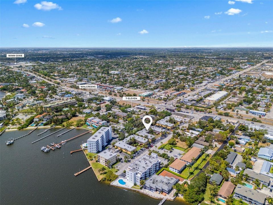 На продажу: $165,000 (2 спален, 1 ванн, 754 Квадратных фут)