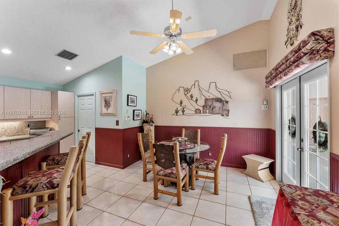 Activo con contrato: $690,000 (3 camas, 2 baños, 1973 Pies cuadrados)