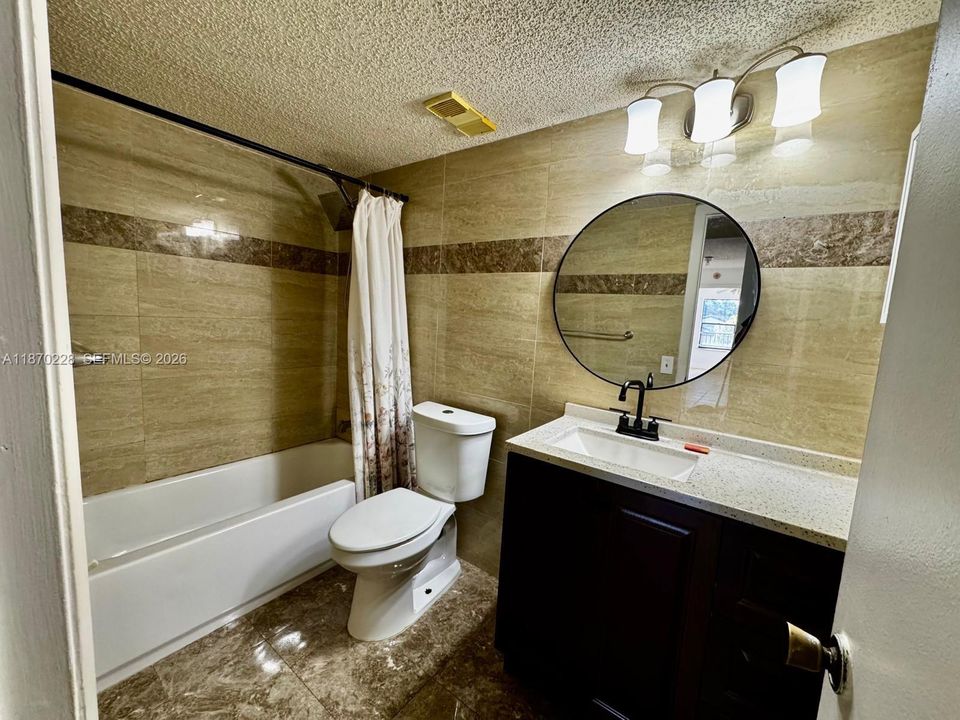 На продажу: $199,900 (2 спален, 2 ванн, 1148 Квадратных фут)
