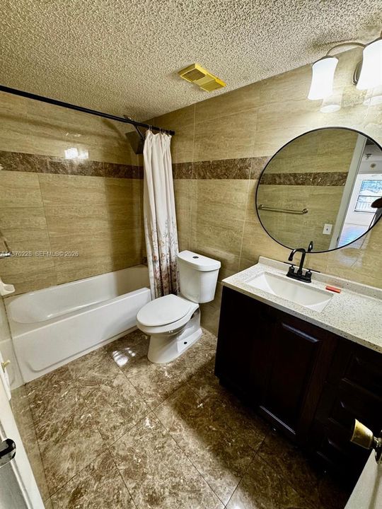 На продажу: $199,900 (2 спален, 2 ванн, 1148 Квадратных фут)