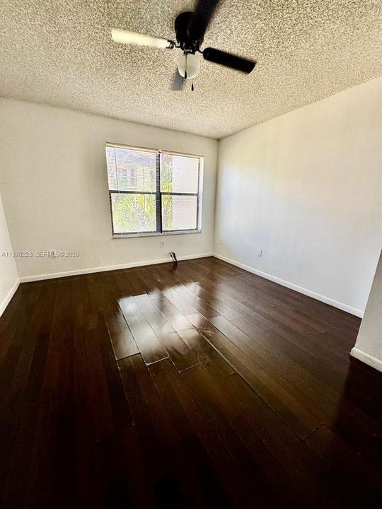 На продажу: $199,900 (2 спален, 2 ванн, 1148 Квадратных фут)
