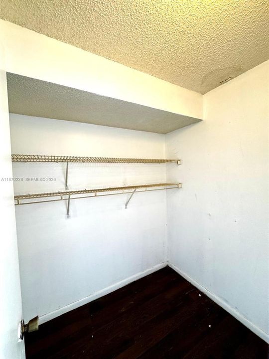 На продажу: $199,900 (2 спален, 2 ванн, 1148 Квадратных фут)