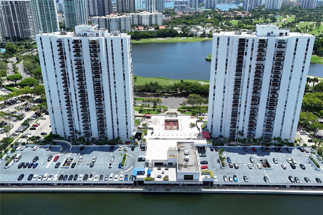 На продажу: $229,900 (2 спален, 2 ванн, 996 Квадратных фут)