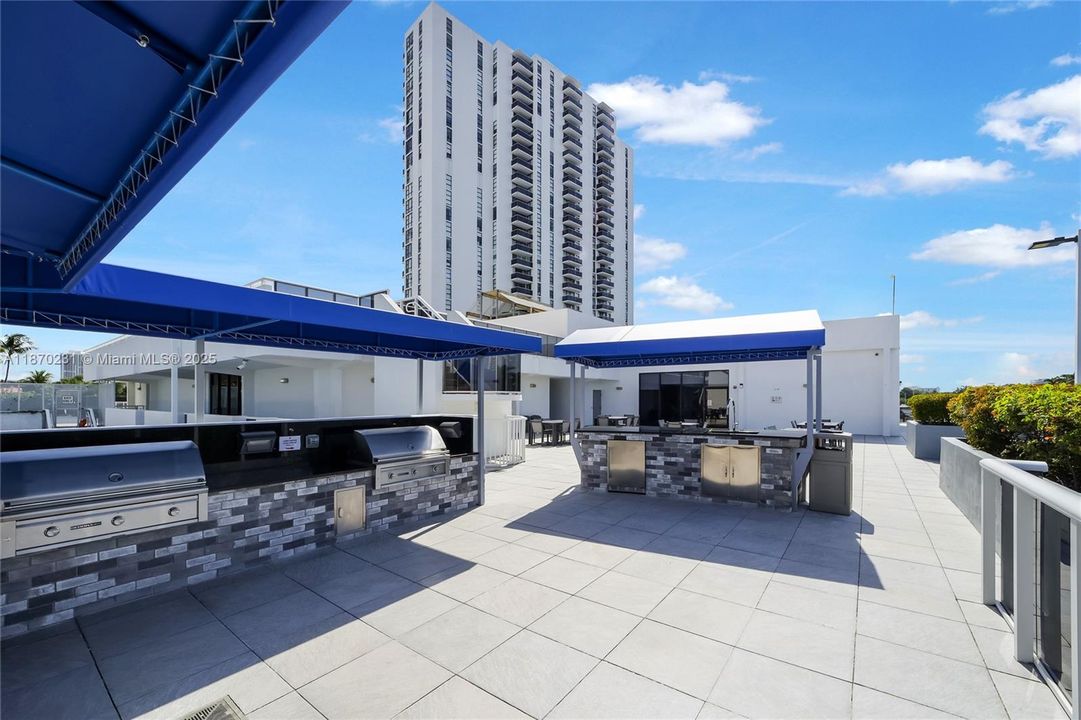 На продажу: $229,900 (2 спален, 2 ванн, 996 Квадратных фут)
