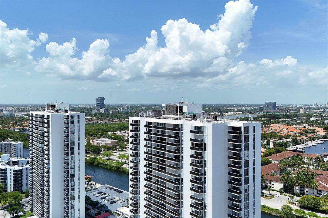 На продажу: $229,900 (2 спален, 2 ванн, 996 Квадратных фут)