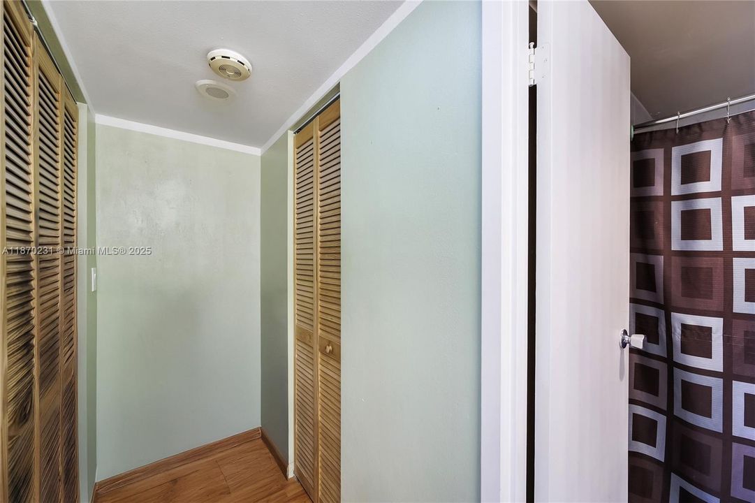 На продажу: $229,900 (2 спален, 2 ванн, 996 Квадратных фут)